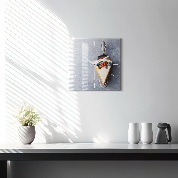 Čtvercové nástěnné hodiny Kousek dortu