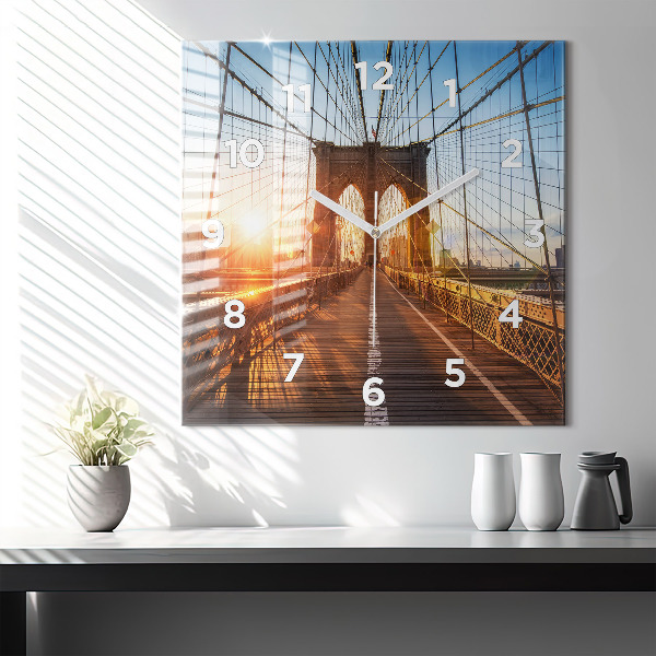 Skleněné hodiny čtvercové Brooklynský most v New Yorku
