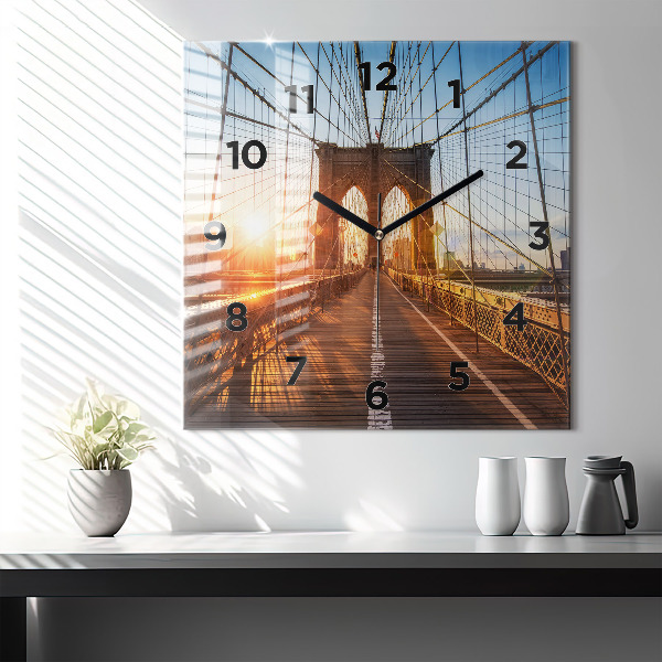 Skleněné hodiny čtvercové Brooklynský most v New Yorku