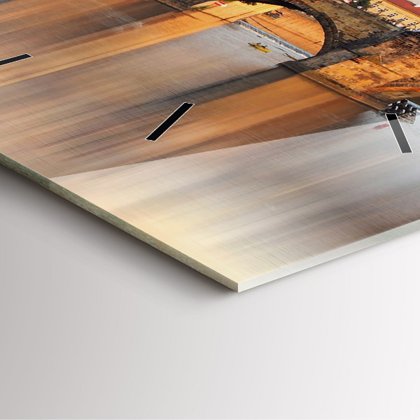 Čtvercové nástěnné hodiny Panorama nad řekou