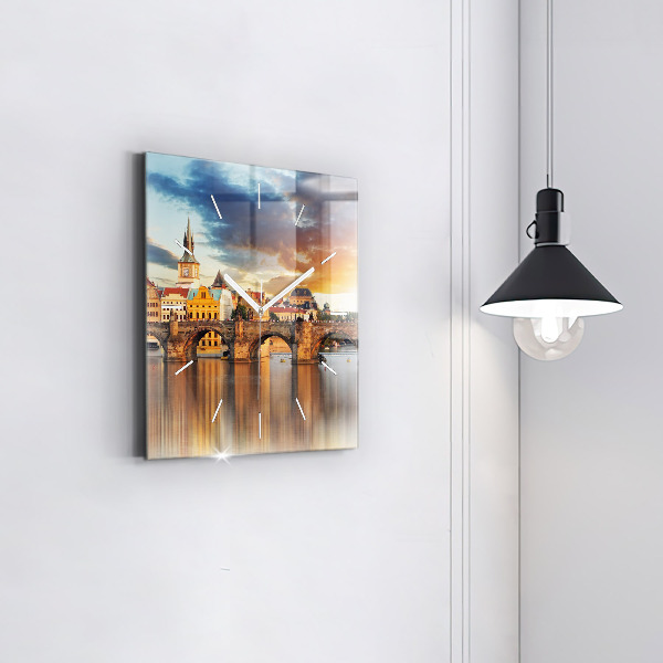 Čtvercové nástěnné hodiny Panorama nad řekou