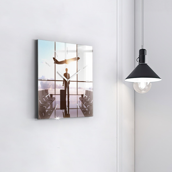 Skleněné hodiny čtvercové Muž na letišti