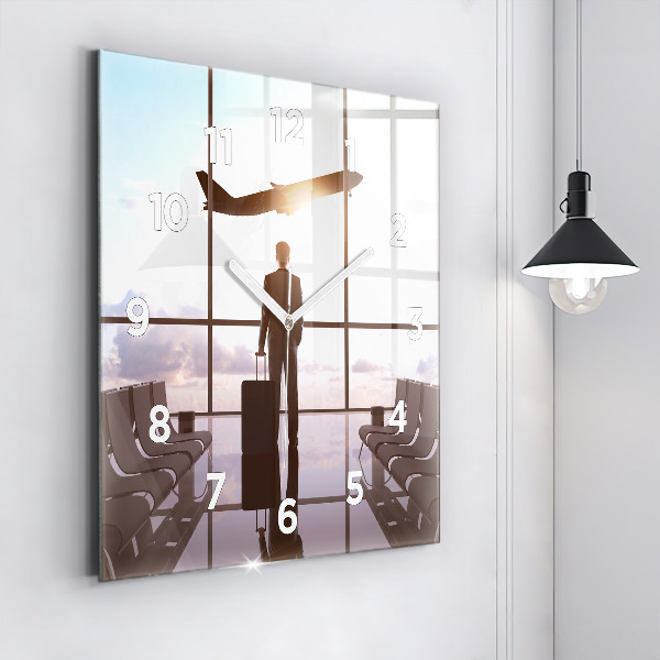 Skleněné hodiny čtvercové Muž na letišti