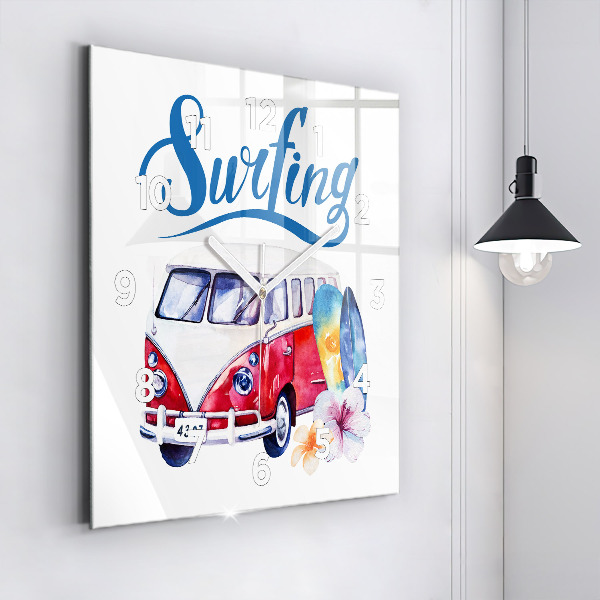 Čtvercové nástěnné hodiny Auto a nápis Surfování