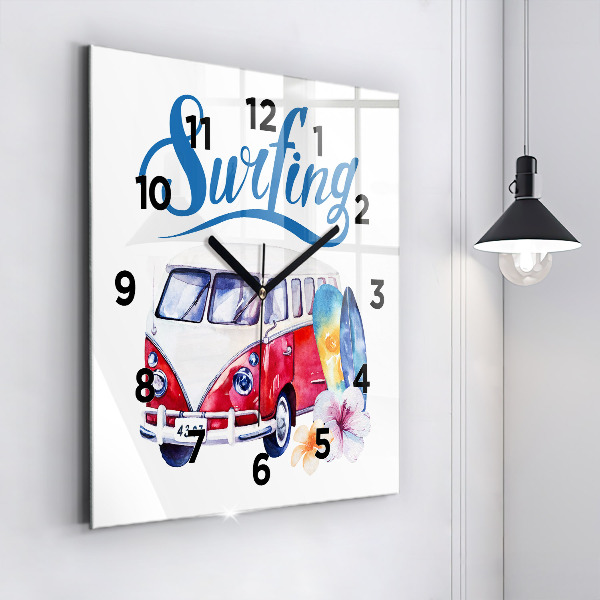 Čtvercové nástěnné hodiny Auto a nápis Surfování