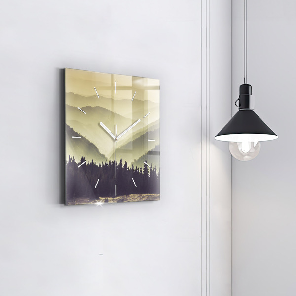 Čtvercové nástěnné hodiny Mlžné horské svahy