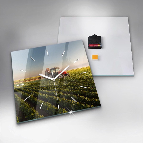 Čtvercové nástěnné hodiny Traktor na zemědělském poli