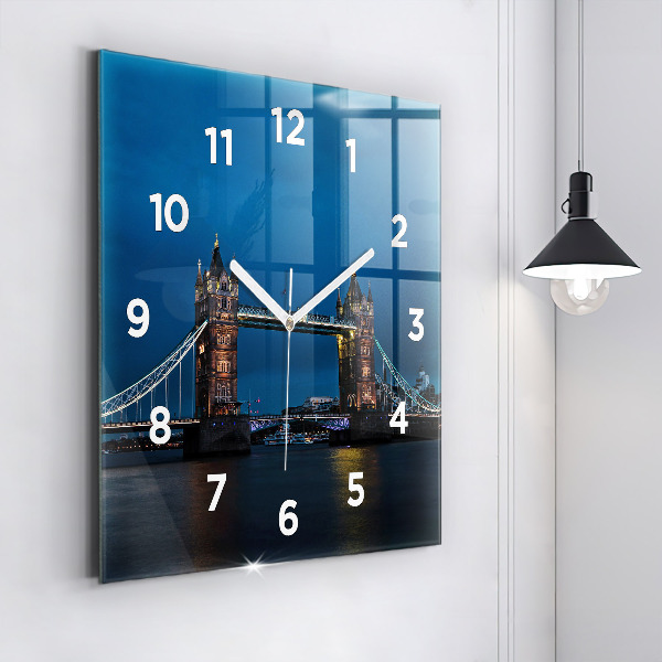 Čtvercové nástěnné hodiny Tower Bridge Londýn v noci