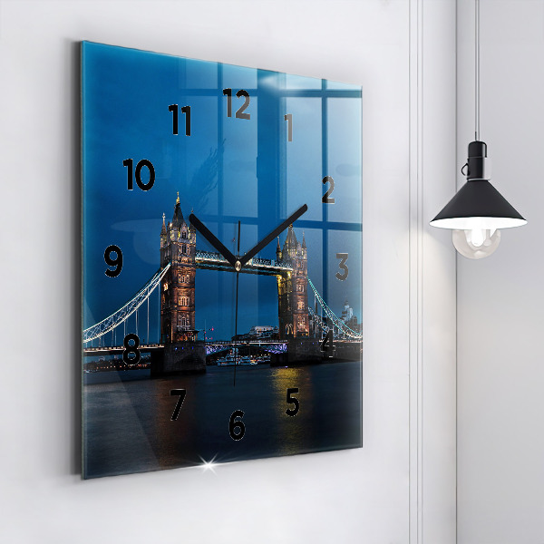 Čtvercové nástěnné hodiny Tower Bridge Londýn v noci