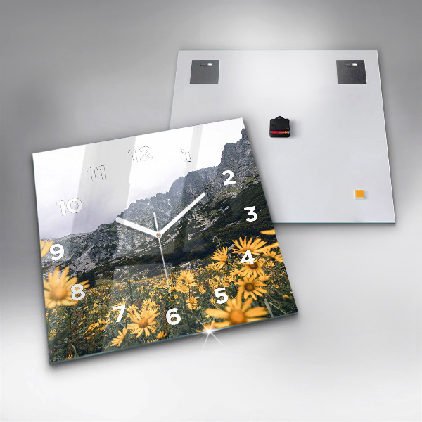 Čtvercové nástěnné hodiny Květinová louka v horách