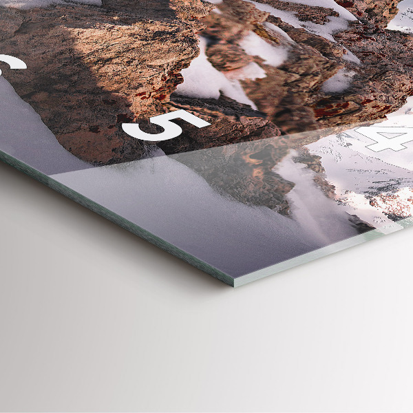 Čtvercové nástěnné hodiny Hory pokryté sněhem