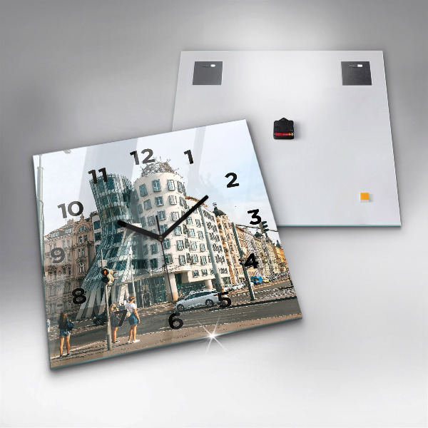 Čtvercové nástěnné hodiny Tančící dům Praha
