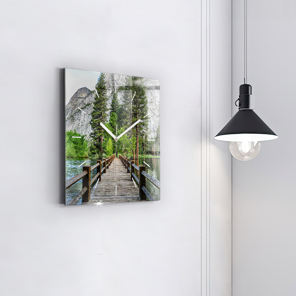 Čtvercové nástěnné hodiny Dřevěný most v Yosemitech