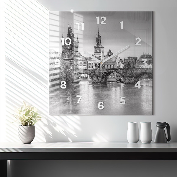 Skleněné hodiny čtvercové Karlův most v Praze