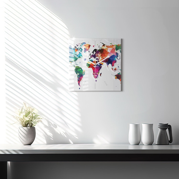Čtvercové nástěnné hodiny Trojúhelníky na mapě světa