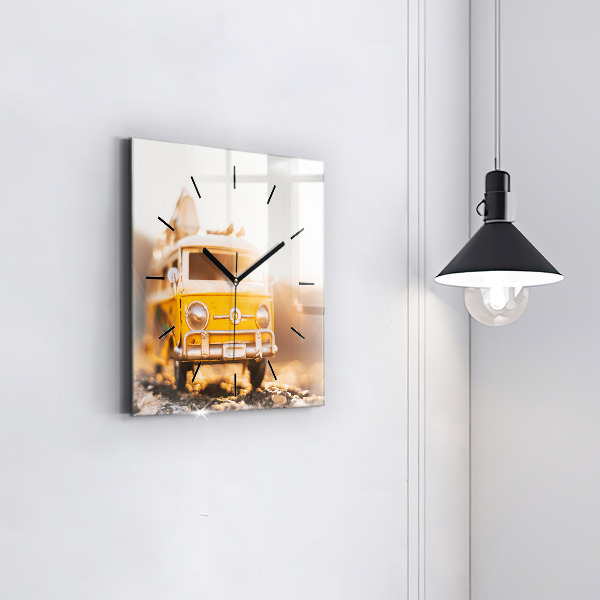 Čtvercové nástěnné hodiny Auto na dovolené