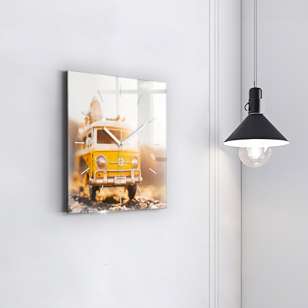 Čtvercové nástěnné hodiny Auto na dovolené