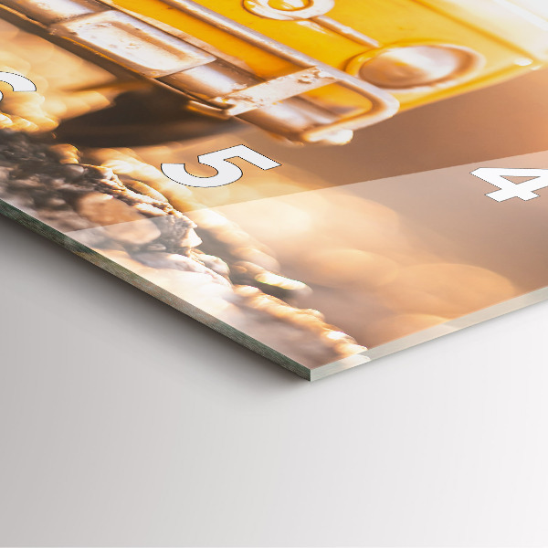 Čtvercové nástěnné hodiny Auto na dovolené