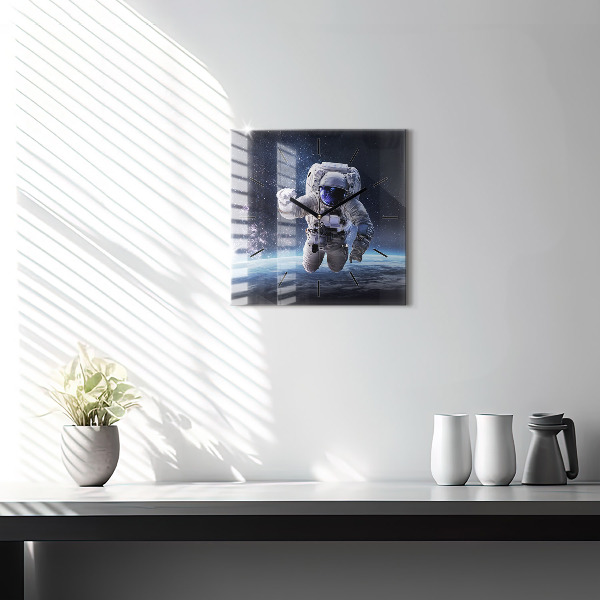 Skleněné hodiny čtvercové Astronaut nad zemí