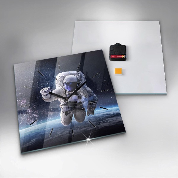 Skleněné hodiny čtvercové Astronaut nad zemí