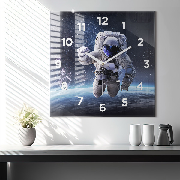 Skleněné hodiny čtvercové Astronaut nad zemí