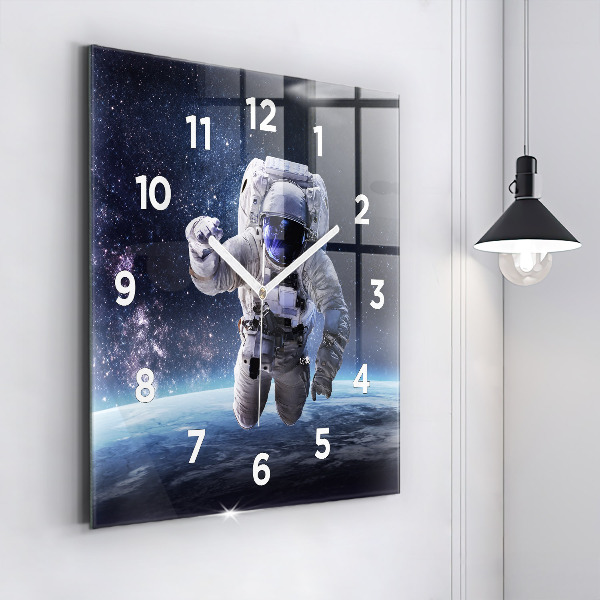 Skleněné hodiny čtvercové Astronaut nad zemí