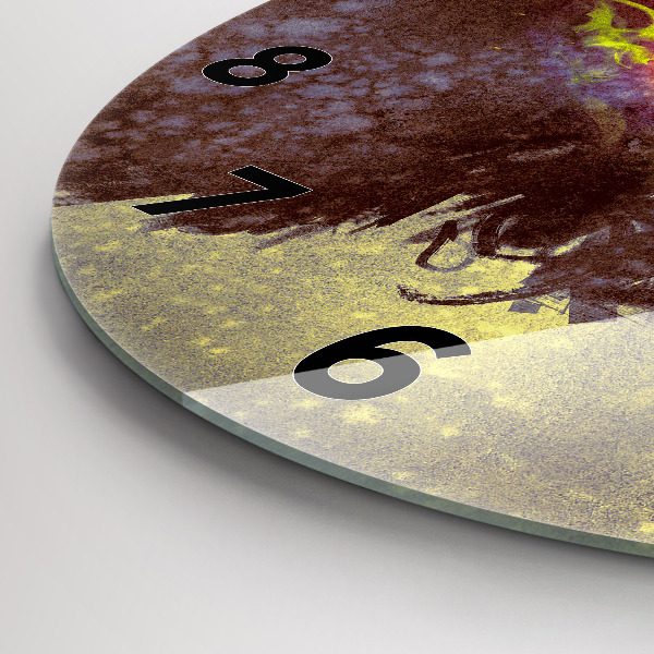 Kulaté skleněné hodiny s fotkou Žena v lese