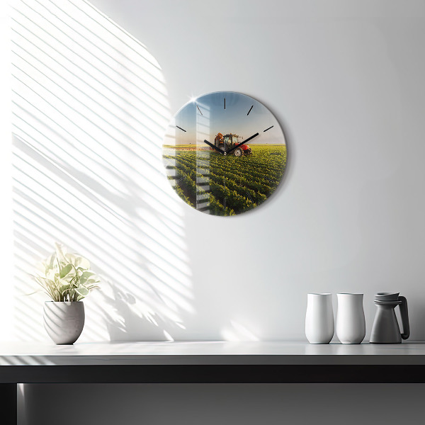 Kulaté skleněné hodiny s fotkou Traktor na zemědělském poli