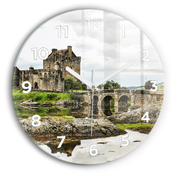 hodiny na skle Hrad Eilean Donan Skotsko