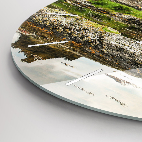 hodiny na skle Hrad Eilean Donan Skotsko