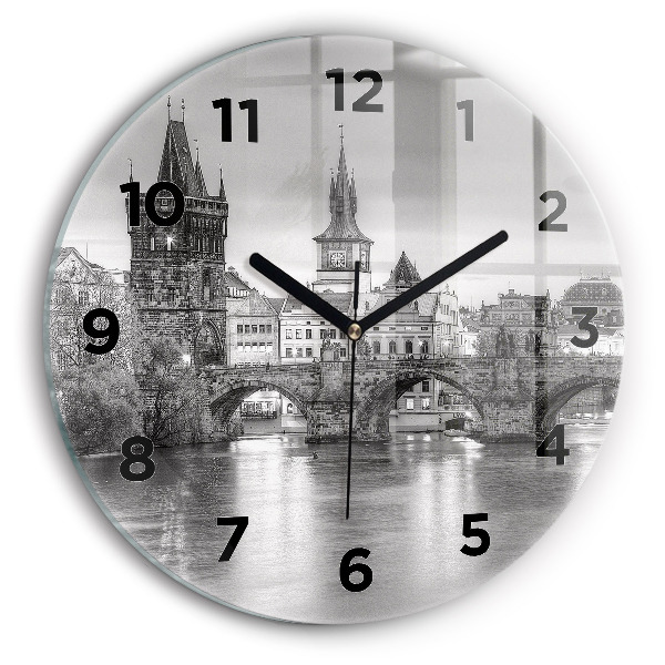 Kulaté skleněné hodiny s fotkou Karlův most v Praze