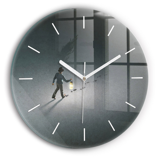 Kulaté skleněné hodiny s fotkou Poutník ve tmě