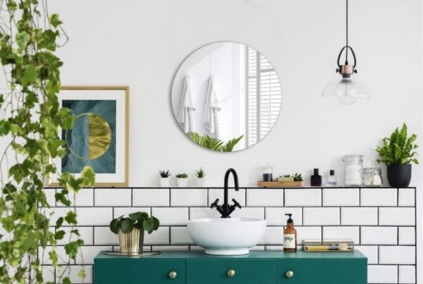 Jaké zrcadlo do bílé koupelny?